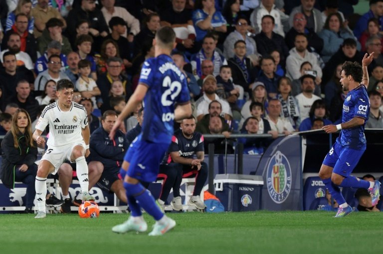 Sans Mbappé, Arda Güler maintient le Real Madrid dans la course au titre