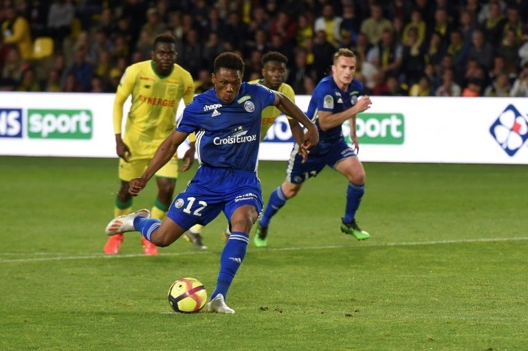 Lebo Mothiba inscrit un but contre Nantes. AFP