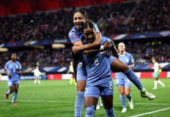 Les Bleues d'Hervé Renard ont bien lancé leur saison olympique vendredi à Valenciennes en battant le Portugal (2-0) en Ligue des nations, plus d'un mois après leur élimination en quart de finale du Mondial océanien. 