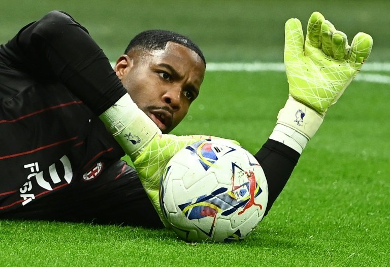 Mike Maignan sifflé puis blessé pour son retour à Udine