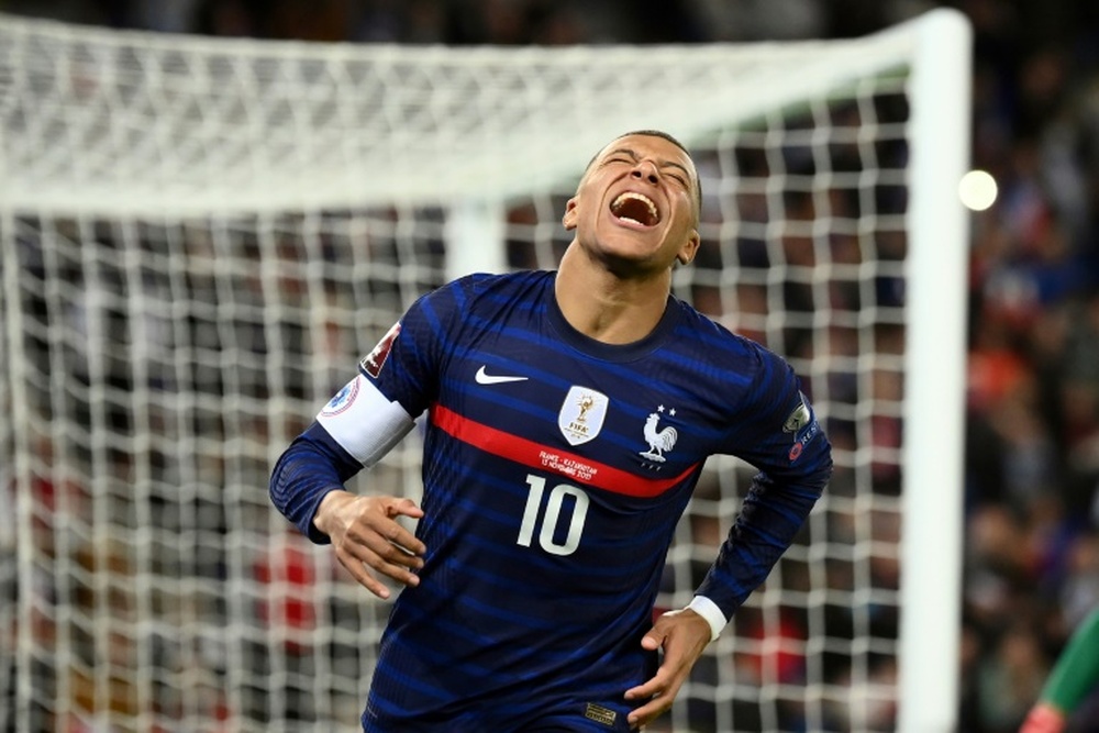 Mbappé et Coman envoient les Bleus au Qatar. AFP