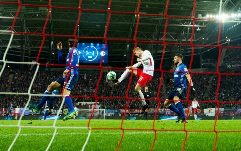 Leipzig laisse Schalke sur place