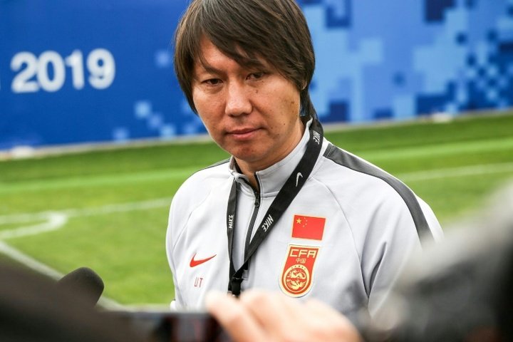 La Chine confie ses espoirs à Li Tie, ancien d'Everton