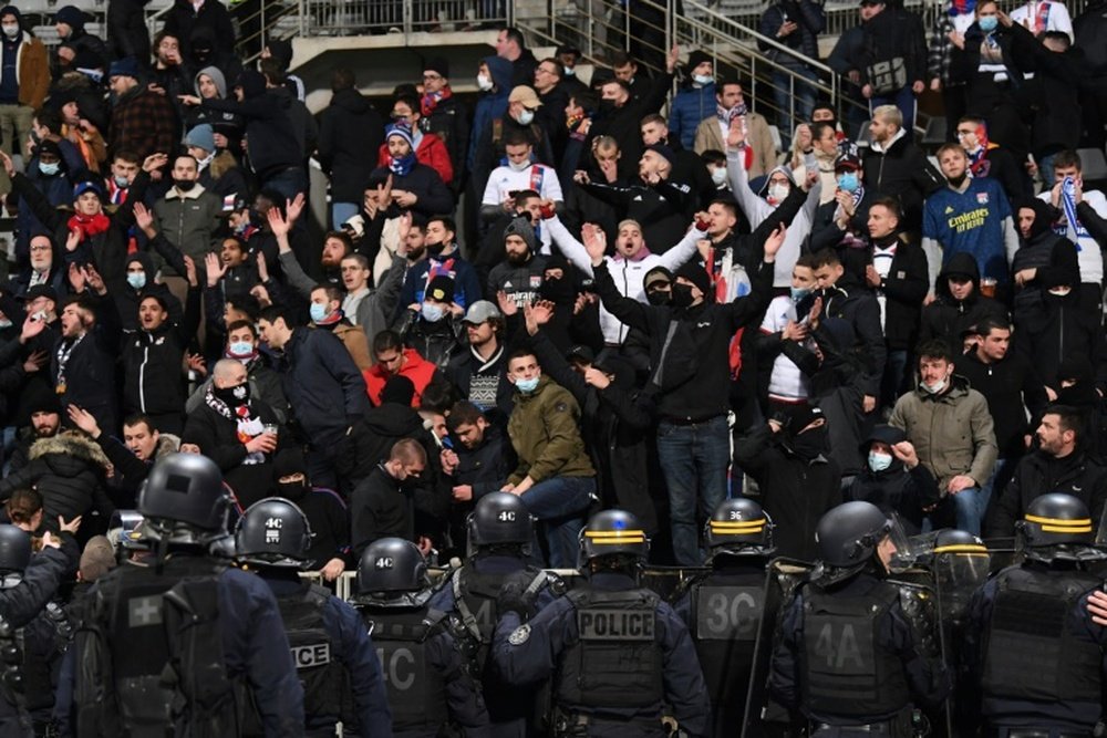 Les Bad Gones lyonnais condamnent en accusant les Parisiens. AFP