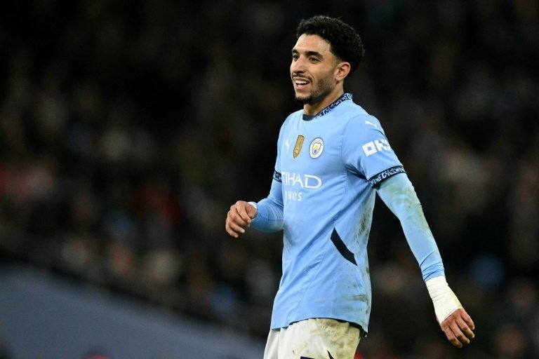 Manchester City hyperactif, le Real tranquille