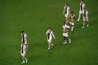L'Allemagne, géant déchu du football, a quitté le Mondial 2022 jeudi par la petite porte, malgré une victoire 4-2 contre le Costa Rica insuffisante pour lui ouvrir le chemin des huitièmes de finale.