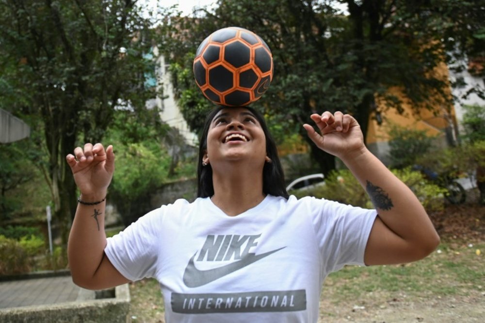 En Colombie, le ballon rond est roi, mais le foot féminin précaire. AFP