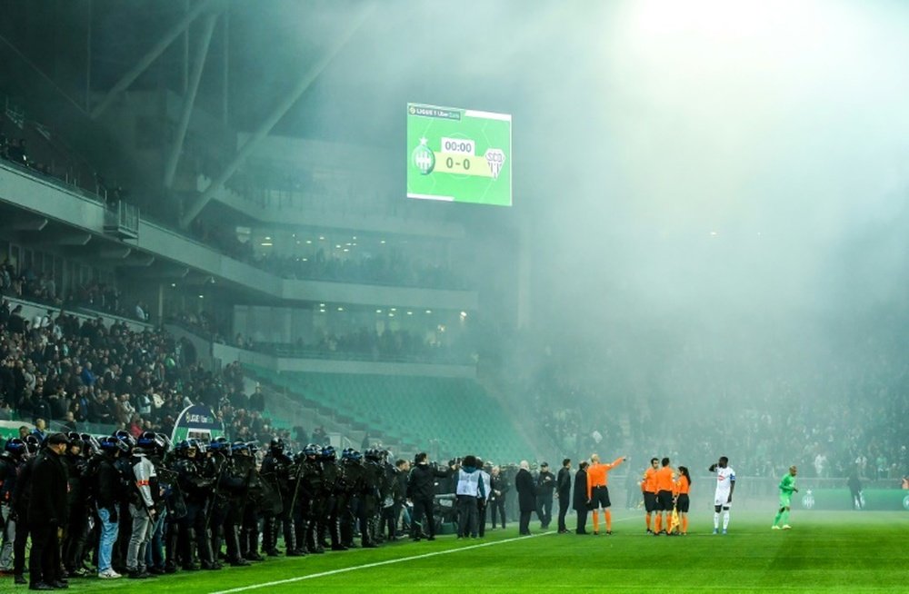 Ligue 1: Saint-Etienne arrache un nul au bout de la nuit... et des incidents. AFP