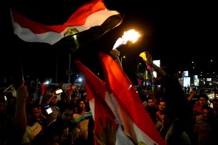 Les Égyptiens célèbrent leur première victoire