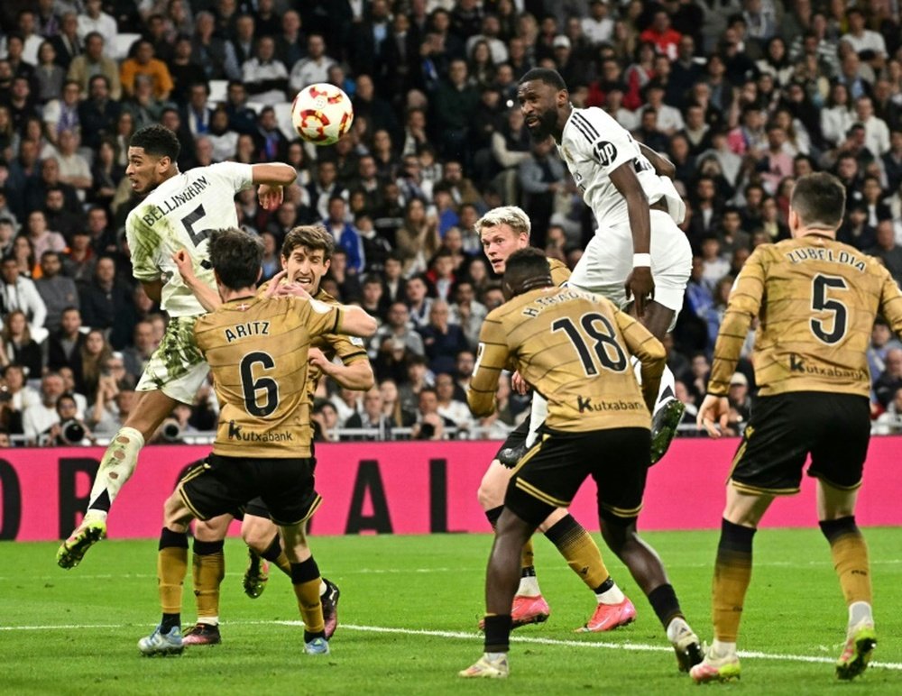 Le défenseur allemand du Real Madrid marque de la tête le quatrième but. AFP