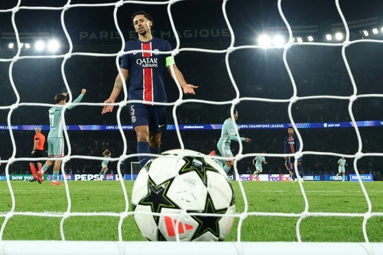 Battu à domicile dans le temps additionnel par l'Atlético Madrid (2-1), le PSG, encore trop inefficace devant le but, est désormais sous pression en Ligue des champions avant de rencontrer le Bayern Munich et Manchester City. 