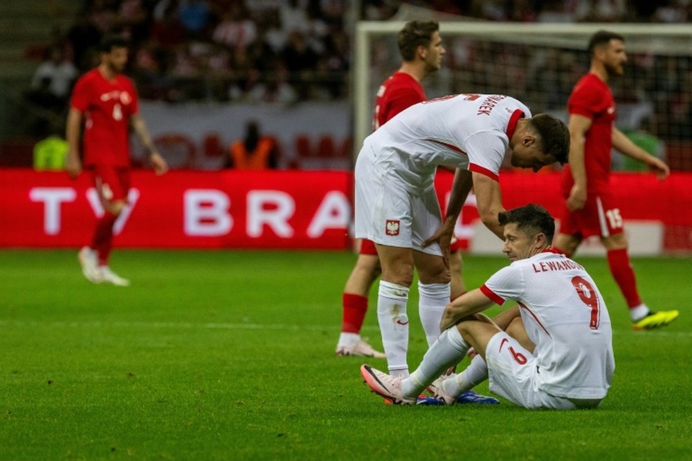 Le Polonais Lewandowski sorti sur blessure contre la Turquie. afp