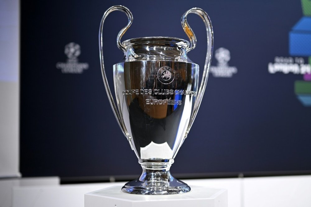 Revers pour l'UEFA, la bataille sur l'avenir du football européen relancée. AFP