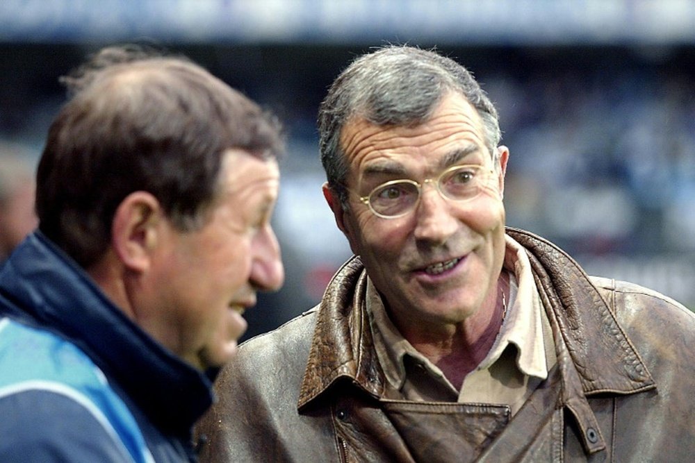 Guy Roux (g) et Gérard Bourgoin, avant un match dAuxerre face au PSG. AFP
