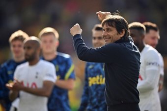 Angleterre: Conte va rester à Tottenham, selon la presse anglaise. AFP