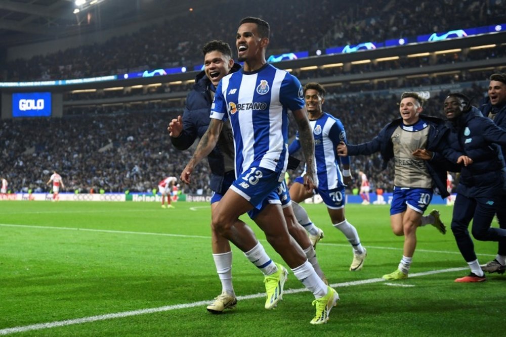 Arsenal touché, coulé à Porto dans le temps additionnel. AFP