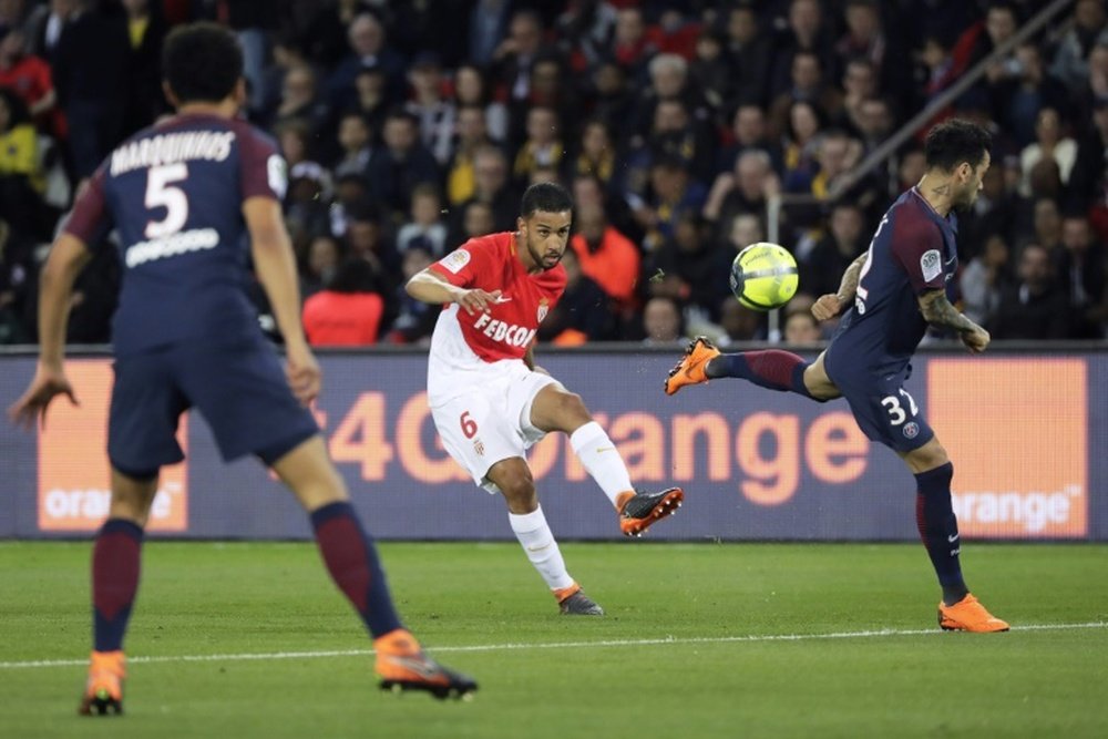 Le Brésilien Jorge avec Monaco contre le PSG de Dani Alves et Marquinhos. AFP