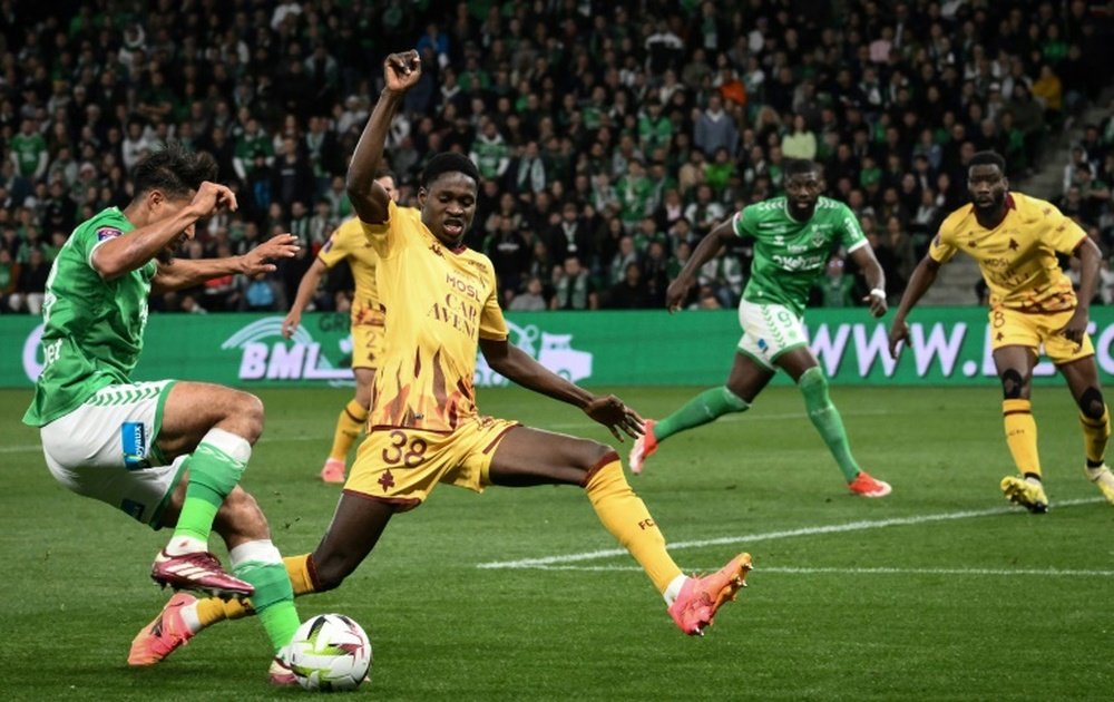 Saint-Étienne veut retrouver la Ligue 1, Metz changer son destin. afp