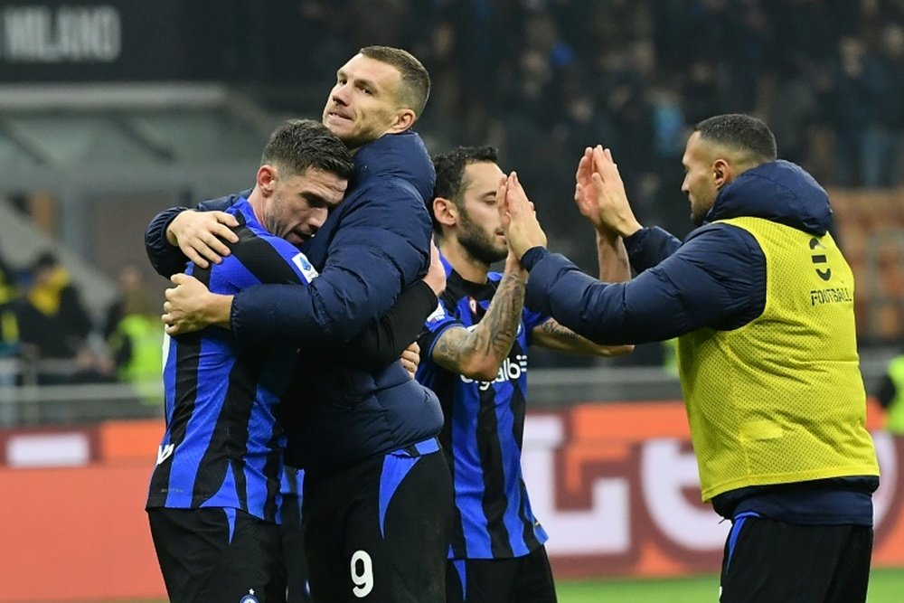 Milan et la Juve mettent la pression sur Naples. AFP
