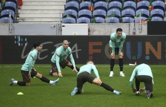 Le Portugal en favori, duel Zlatan-Lewandowski en barrages Europe. AFP