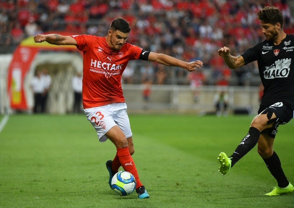 Ligue 2: un choc Nîmes-Caen, le leader Toulouse peut s'échapper