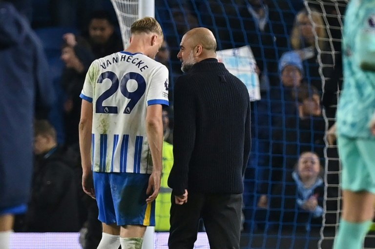 Manchester City en pleine crise, Liverpool en profite