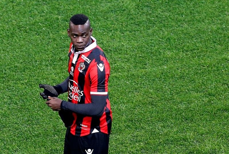 Balotelli se reencuentra con el gol para disparar al Niza en el liderato