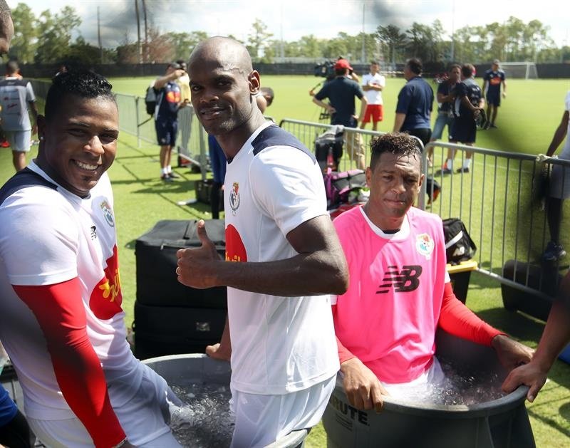 Román Torres se lleva el premio Rommel Fernández al mejor jugador