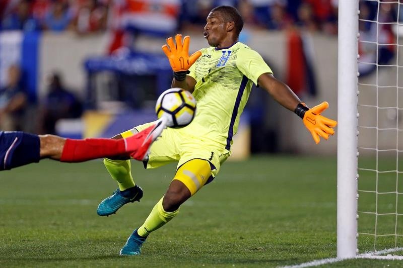 Luis López interesa a cuatro equipos europeos