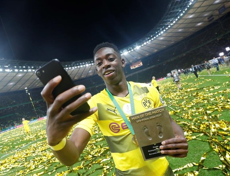 Dembélé es uno de los hombres del verano. EFE