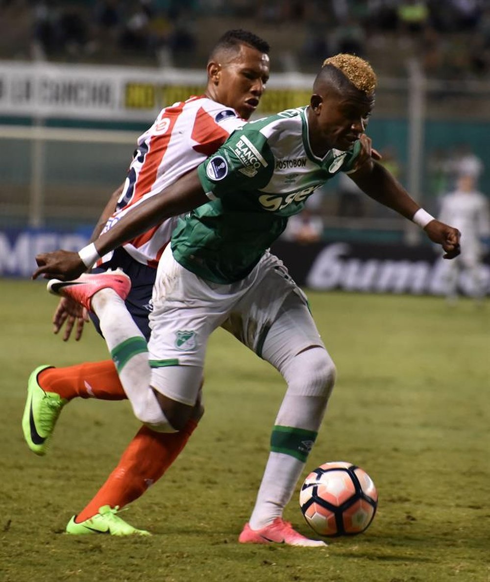 El lateral pone rumbo a la Eredivise paga jugar con el Ajax. EFE/Archivo