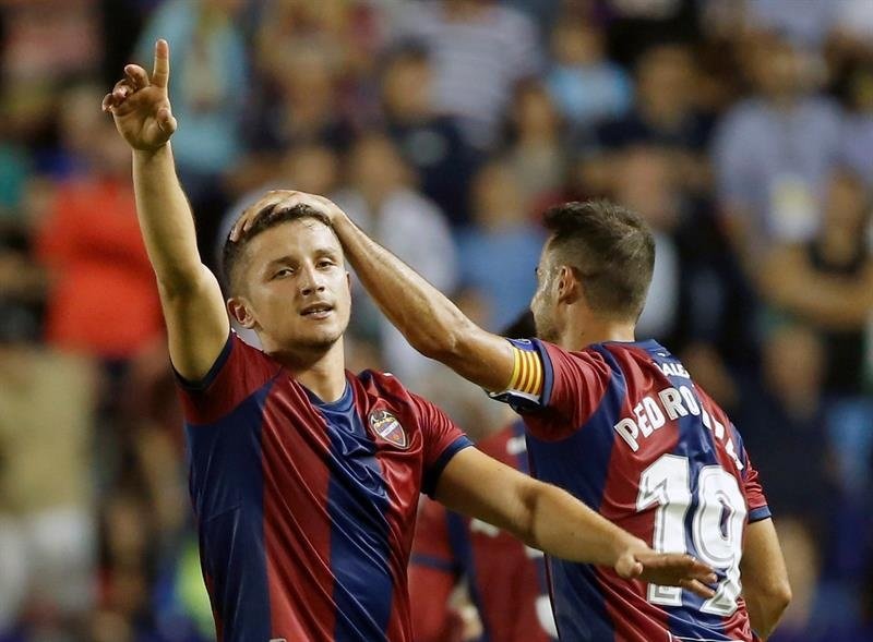 Muñiz recupera a Bardhi y solo faltan por llegar Lukic y Langerak