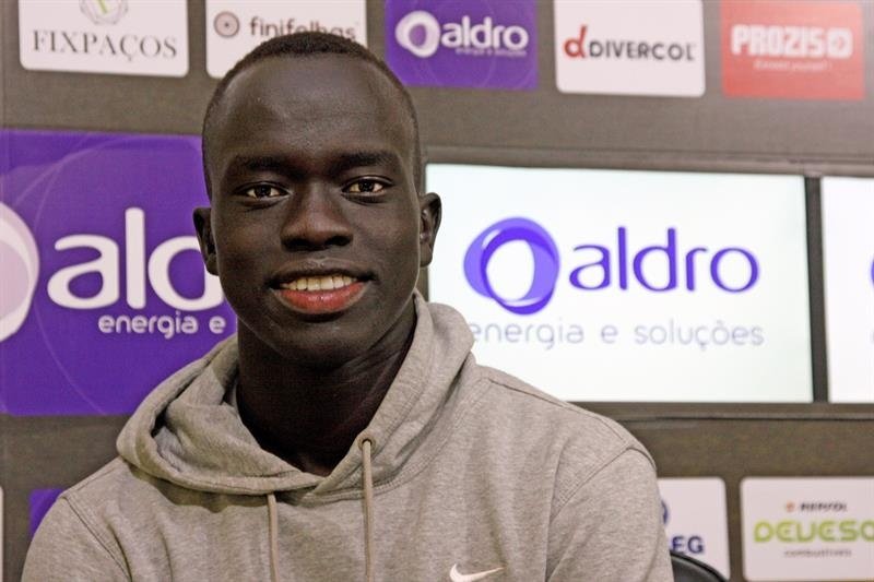 El modesto futbolista que está volcado con la ayuda a los refugiados