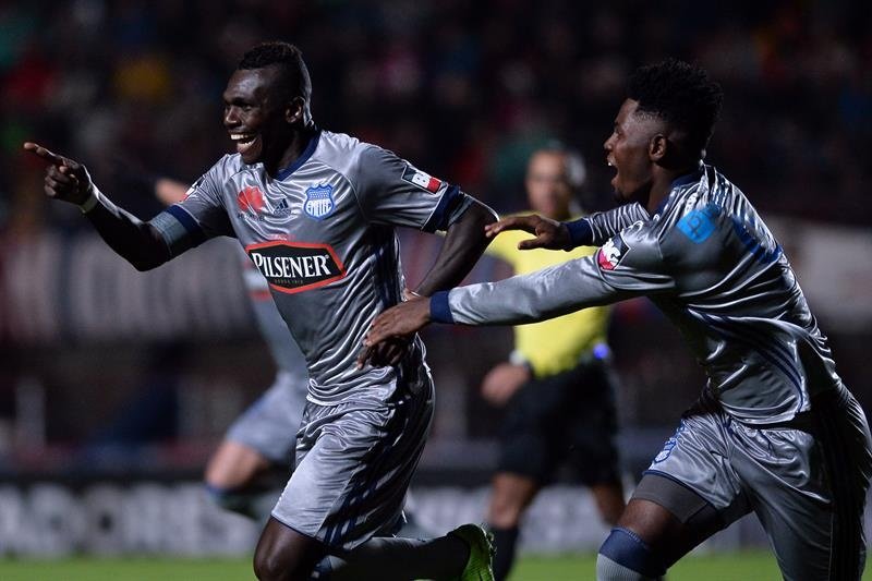 Emelec pasó por encima de Liga de Quito y dio un gran paso para luchar por el título