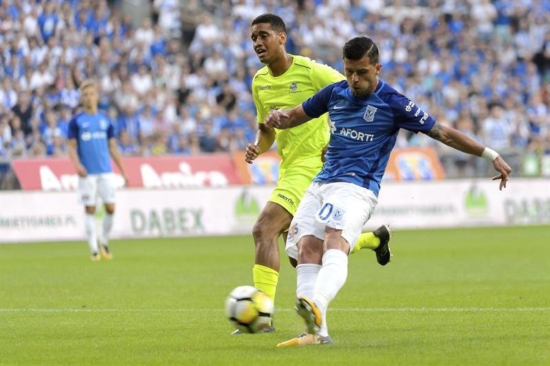 Los jugadores del conjunto brasileño Grêmio Anápolis, Bruno Leite y Clayton Sales, han dado el salto al fútbol europeo para jugar en los conjuntos portugueses del Paços de Ferreira y el Leixões, respectivamente.