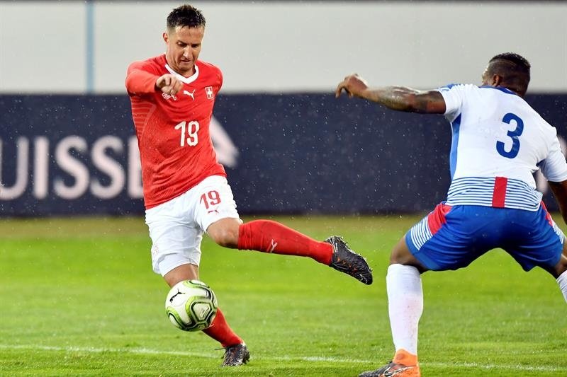 Suiza le hace un 'set' a Panamá