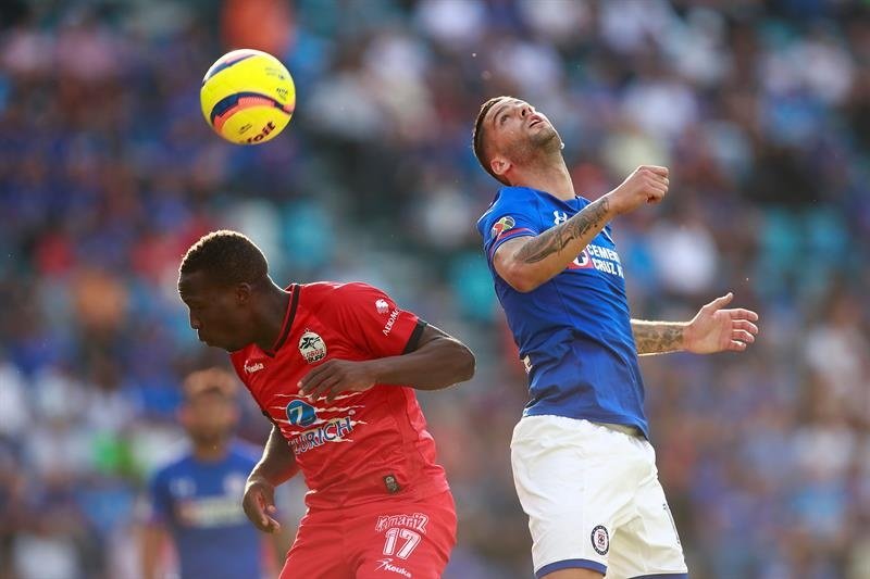 Mendéz le da el triunfo a Cruz Azul desde los 11 metros