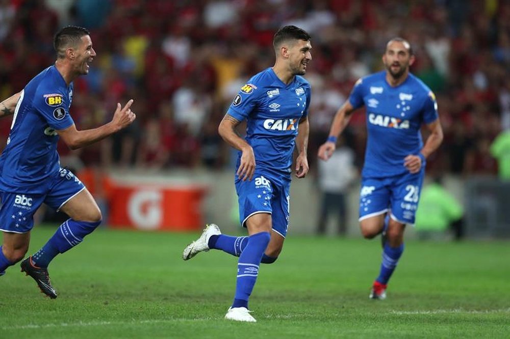 Cruzeiro logró vencer 0-2 en casa de Flamengo. EFE