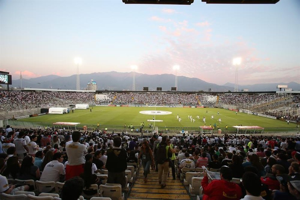 Colo Colo, con menos aforo ante Palmeiras. EFE