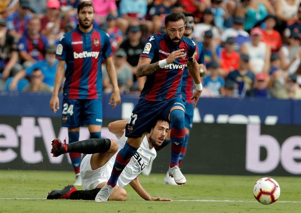 Parejo anotó de penalti ante el Levante. EFE