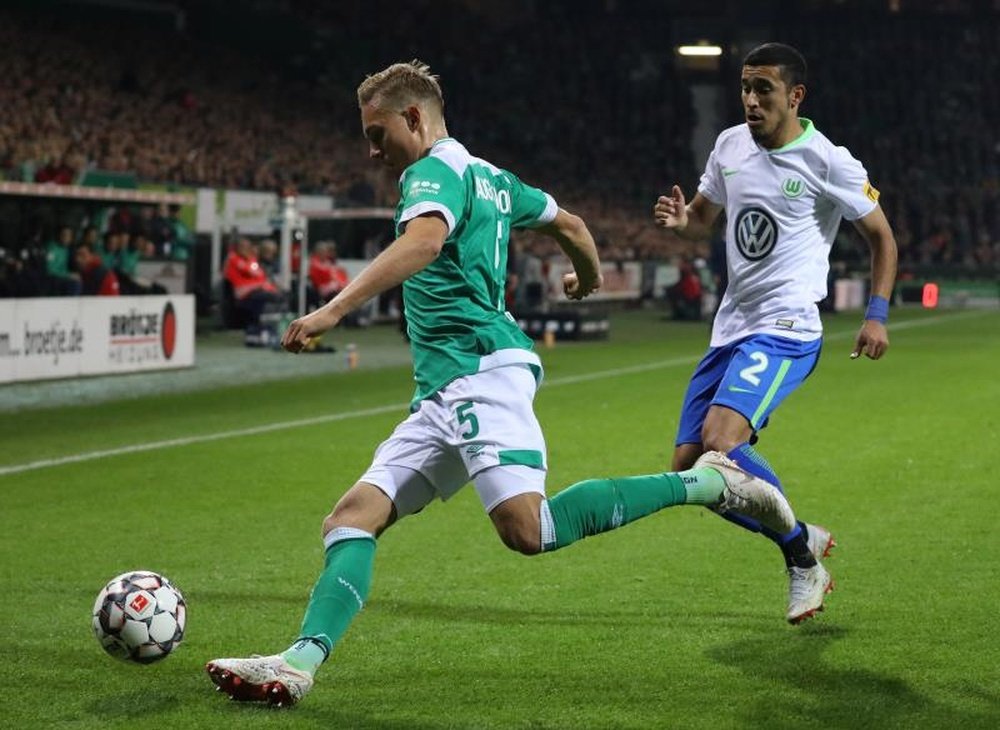 El Werder Bremen se mete en la pelea por el liderato. AFP