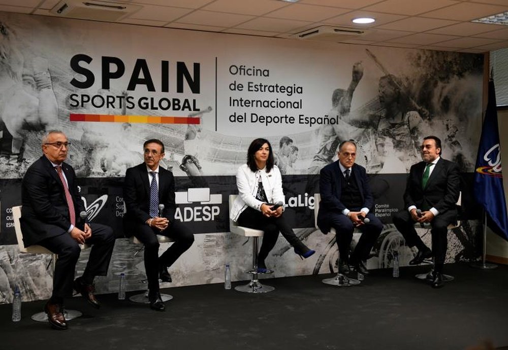 Tebas piensa que la externalización ayudará al resto del deporte español. EFE