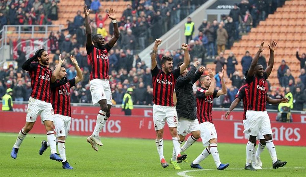 Los 'rossoneri' ganaron 2-1 en casa del Parma. EFE