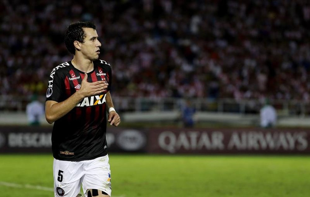 Pablo logró su cuarto gol en la Sudamericana. EFE
