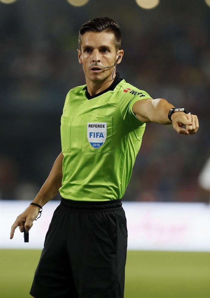 Del cerro grande arbitro