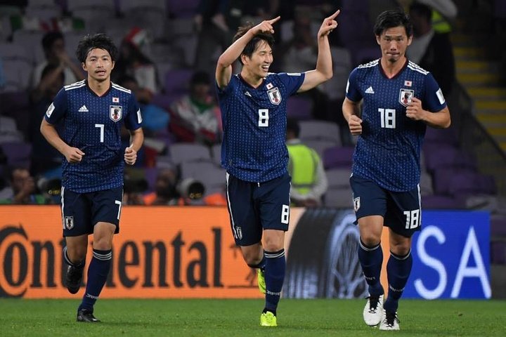 Japón golea a Irán y mete la cabeza en la final