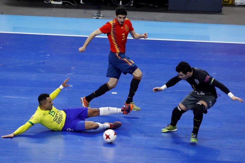 Brasil venció por 1-3 a España. EFE