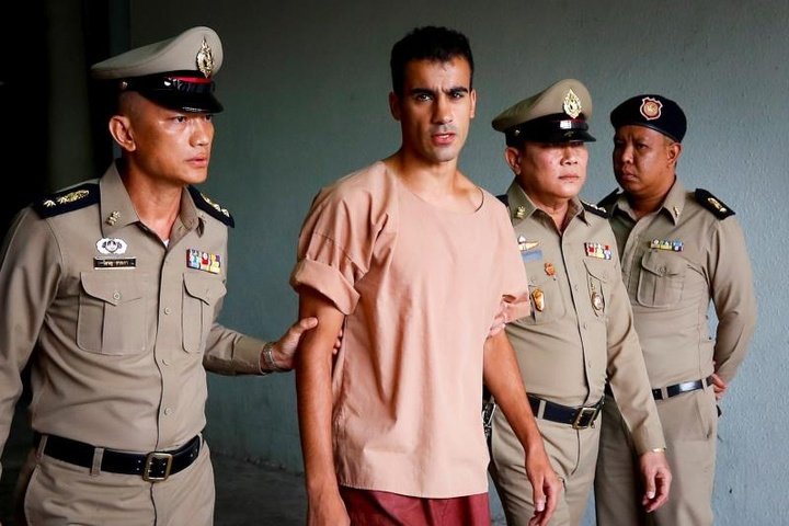 Un tribunal tailandés ordena liberar al futbolista bareiní