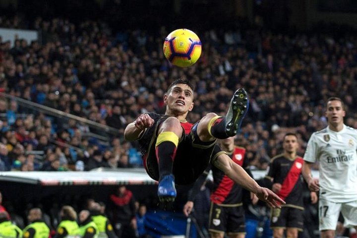 Emiliano Velázquez ante el reto de frenar a Messi y Suárez
