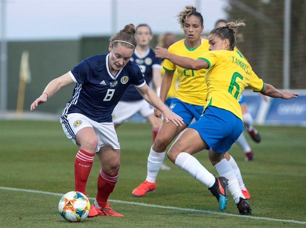 Escocia ganó 1-0 a Brasil. EFE